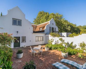 Navarre Residence - Helderberg Village - Patio