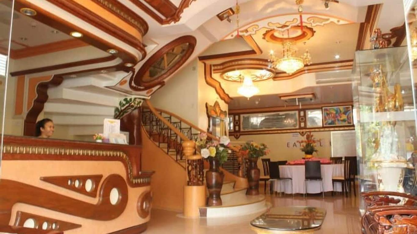 Golden Stallion Suites