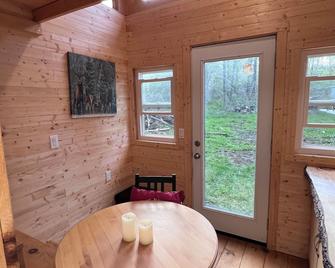 Enchanting Cabin In The Woods - Perth