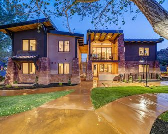 LaFave Luxury Rentals at Zion - Springdale