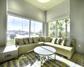 Hilton Garden Inn Santa Barbara/Goleta - Goleta - Living room
