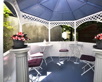 Villa Waldperlach by Blattl - Múnich - Patio