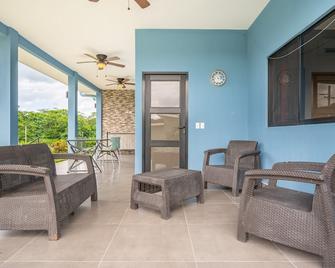 Villa Vida Azul Mins to Beaches & Clubhouse! - Puerto Viejo - Sala de estar