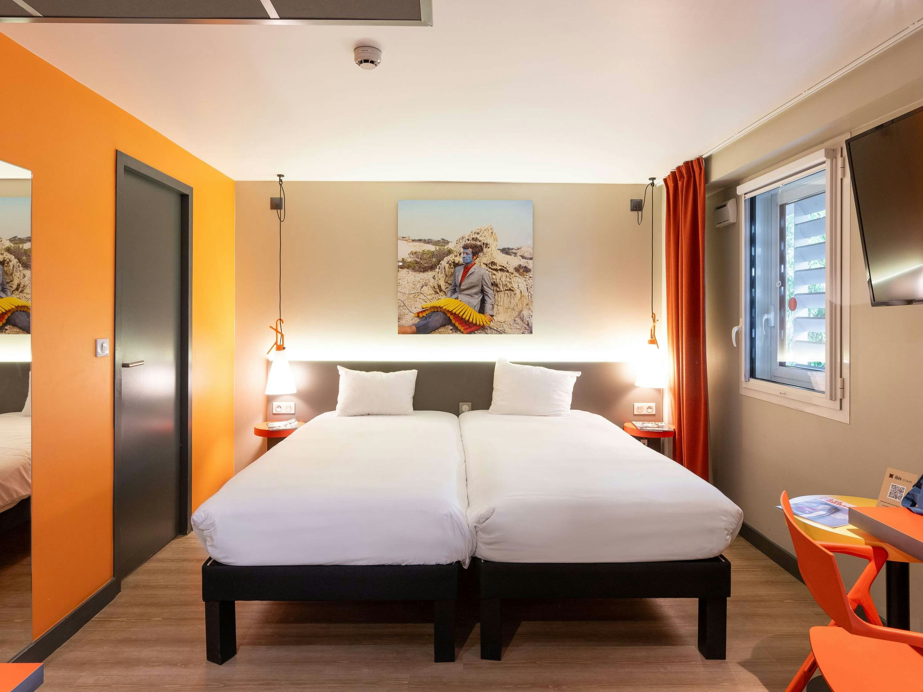 Ibis Styles Lyon Confluence thumbnail 3