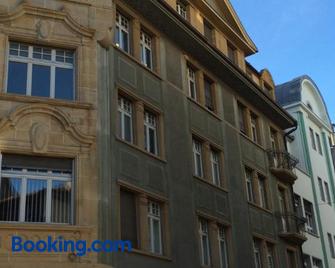 Bed And Breakfast Im Herzen Von Biel - Biel - Building