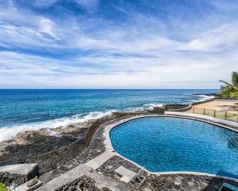 Casa De Emdeko 323 - Kailua-Kona - Pool