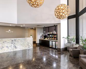 Park Regis North Quay - Brisbane - Front desk