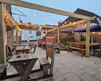 The Crown Aldbourne - Marlborough - Patio
