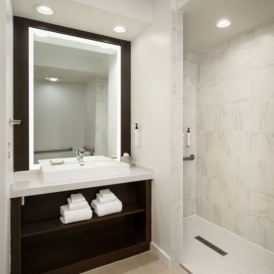 Maritime Hotel Fort Lauderdale Airport & Cruiseport image 1