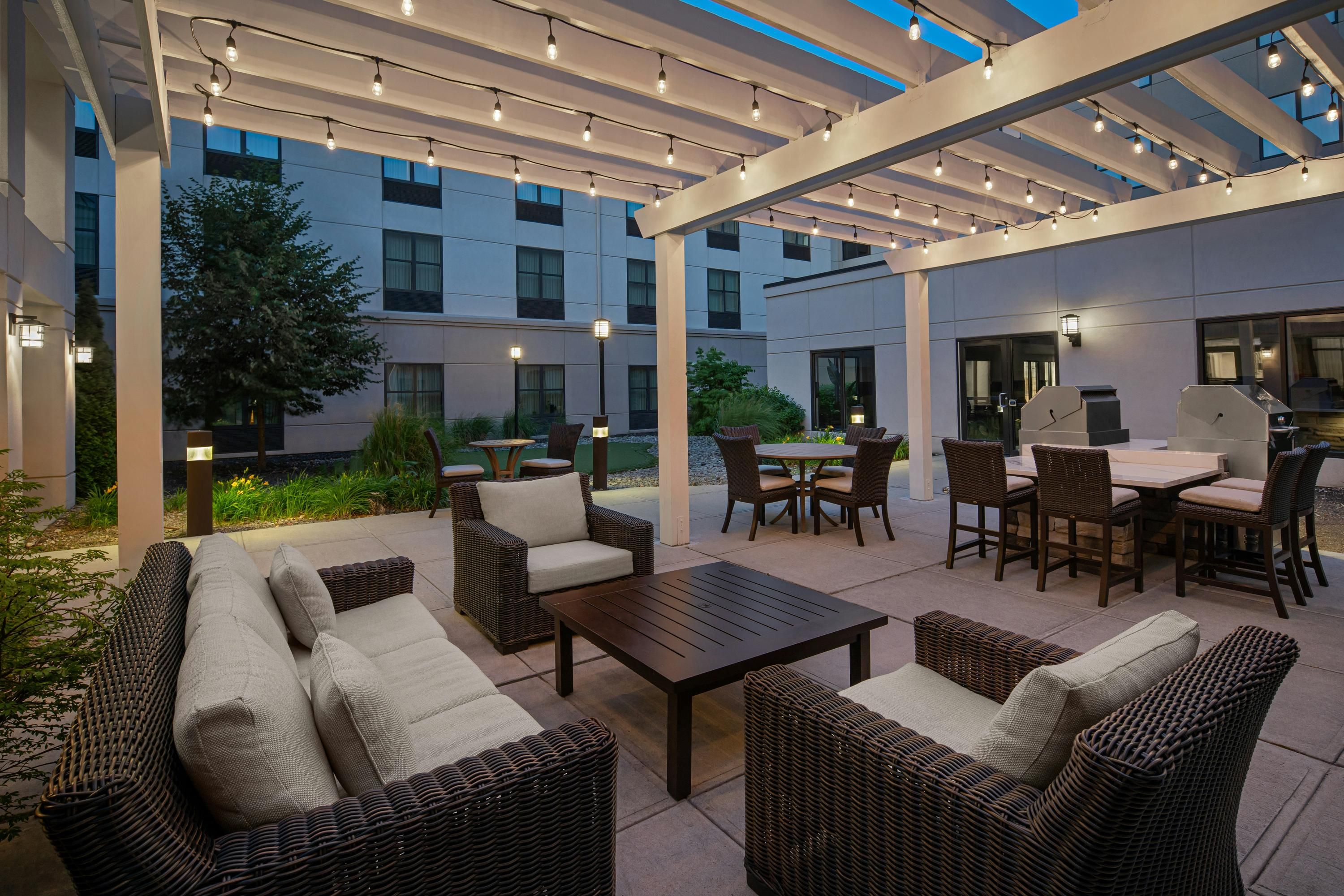 Homewood Suites by Hilton Carle Place - Garden City - Carle Place - Patio