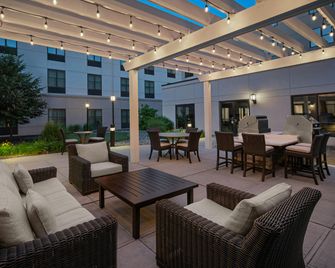 Homewood Suites by Hilton Carle Place - Garden City - Carle Place - Patio