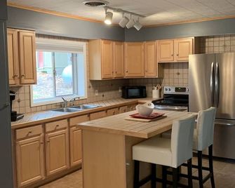 Grand Lake Cozy Cottage - Presque Isle - Cocina