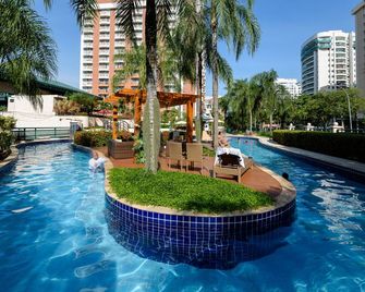 Suite Pool and gym Bpremium T2 Z10 - Nilópolis - Piscina