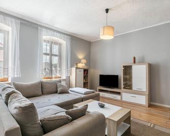 Ferienwohnung mit großem Garten - Lindow - Wohnzimmer