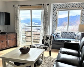 Our Place in the Smokies - Gatlinburg - Living room