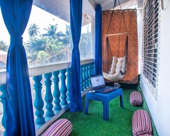 Beyond the Reef - Nestin'Goa Homestays - Arambol - Balkon