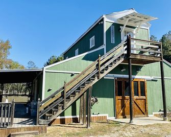 Barn Loft on Gated Farm - Greenville - Building