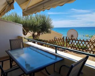 Corfu Glyfada Beach Apartment 59 - Glyfada - Balcón