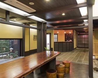 The Edo Sakura - Tokio - Vastaanotto