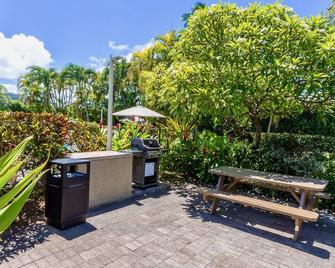 Kauai Plantation Hale Suites by Coldwell Banker Island Vacations - Kapaa - Innenhof