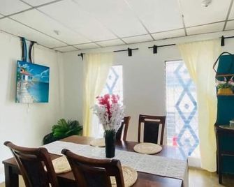 Hostal la.casa de Ross - Santa Ana - Comedor