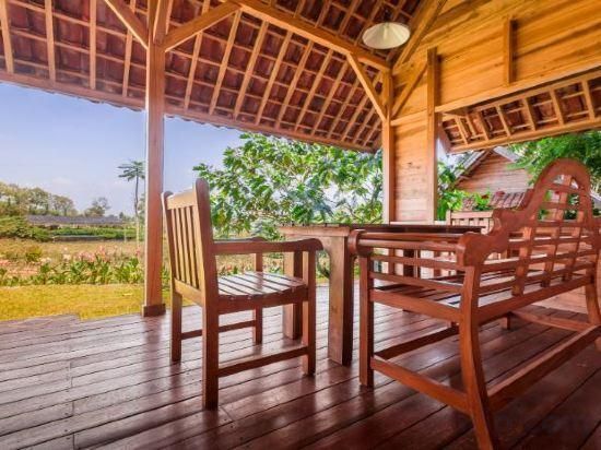 Kebun Mawar Situhapa Hotel