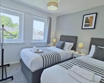 Dawley Detached House with parking, garden, Wi-Fi - Telford - Yatak Odası