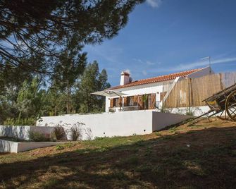 Monte dos tres pocos - Cercal (Setubal) - Building