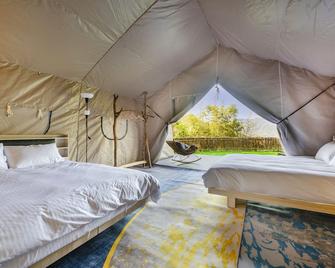 Grow Tree Glamping - Dahu Township - Habitación