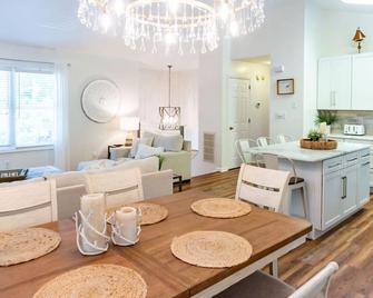 Three bedroom house in United States of America, Pine Knoll Shores - Pine Knoll Shores - Dining room