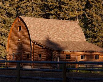 The Ritz at the Historic Trail Creek Ranch - Wilson - Building