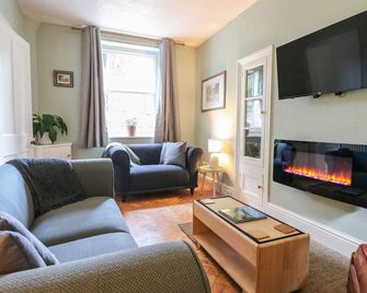 Knoll Cottage - Bakewell - Living room