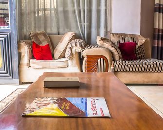 호텔 센추리온 케냐 - 키암부 - 거실