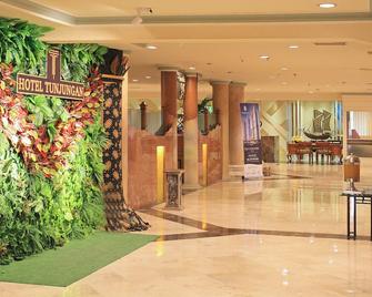 Tunjungan Hotel - Surabaya - Lobby