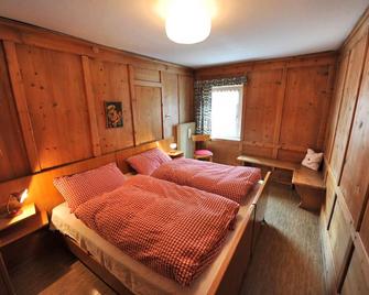 Apartments Smidl - Ortisei - Bedroom