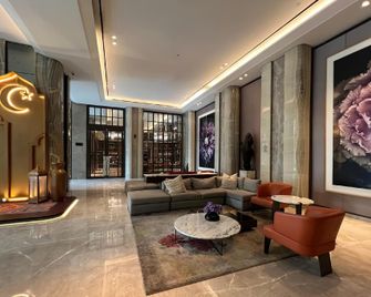Casa Grande Residence by Emily in Jakarta - Yakarta - Lobby