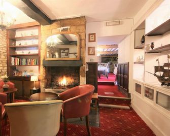 The Crown Inn - Chippenham - Salónek