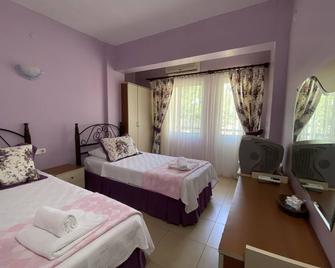 Maviev Otel - Cesme - Sypialnia