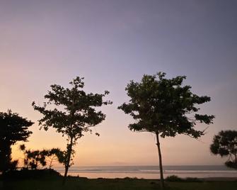 Dikaloha Surfschool and Stay - Pekutatan - Näkymät ulkona