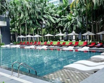 Resort Style Apartment Suites Klcc - Kuala Lumpur - Pool
