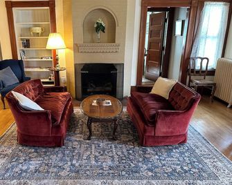 Meredith Inn - Meredith - Huiskamer