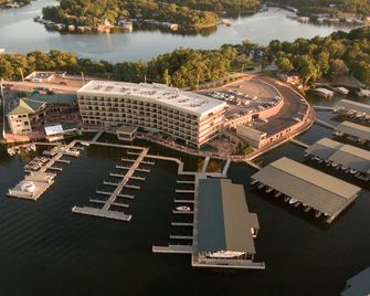 Camden on the Lake Resort - Lake Ozark