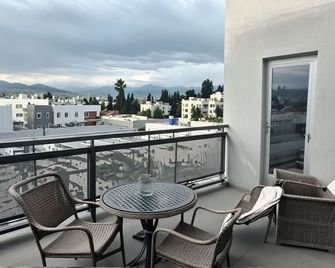 Stayspro Hollywood Homes Minutes To Everything - Los Ángeles - Balcón