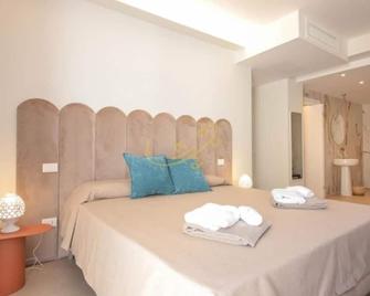 Alberobbè luxury rooms - Alberobello - Schlafzimmer