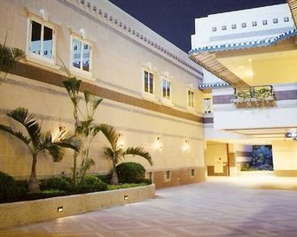 Royal Group Motel Tainan Branch - Tainan City - Building