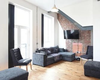 Stunning High Spec Sleep 14 (38 A3) - Manchester - Living room