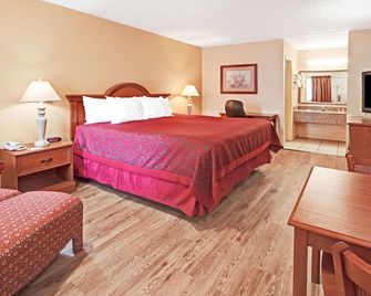 Boerne Inn and Suites - Boerne - Bedroom