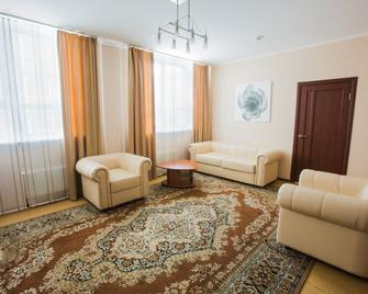 Hotel Complex Lotos - 新庫茲涅茨克 - 客廳