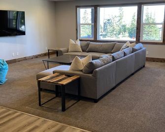 New Mountain Modern Home - Brian Head - Living room