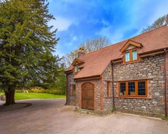 Acorns Guest House - Bristol - Building